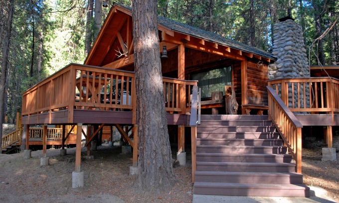 North Wawona Cabina | 26 Deer Den dentro del Parque Nacional Yosemite