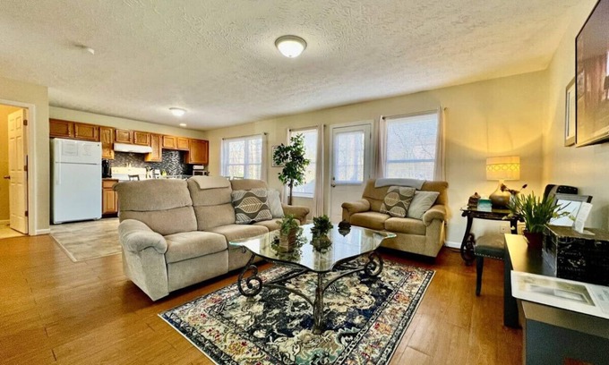 Monroe Casa | 260 Overbrook · Jason's Attached home