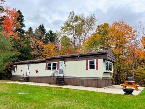 Twin Mountain Casa | 26CM - private camp in Bretton Woods wifi AC private yard with great views