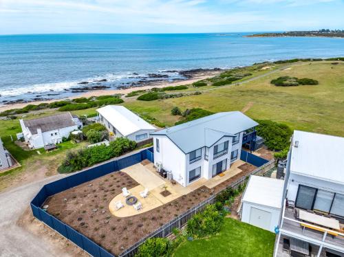 Middleton Casa | 27 Seaview - Pets Negotiable - Wi-Fi - No Linen Included