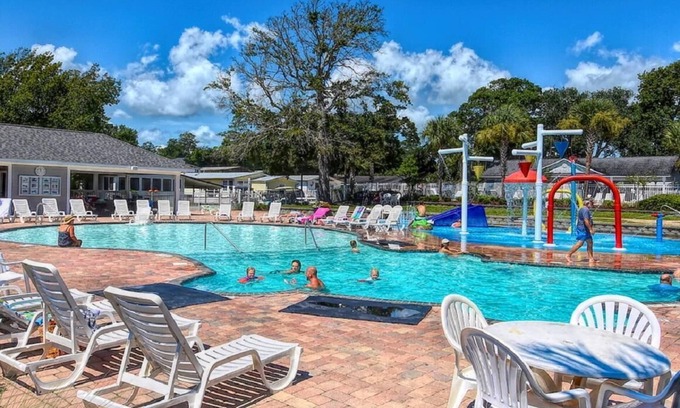 Garden City Cabaña | Flamingo Beach Cottage Oceanside Village Waterfront