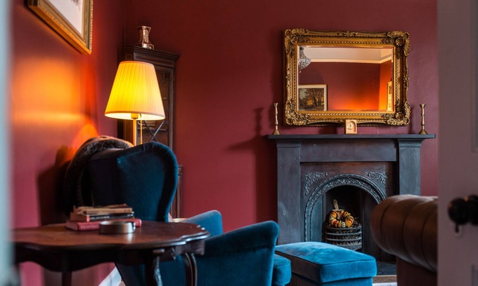 Bonnington Cabaña | 28 Avondale Place - an edinburgh that sleeps 4 guests in 2 bedrooms