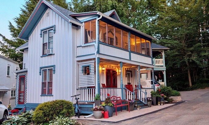 Chautauqua Casa | 28 Morris - Classic, centrally located cottage in Chautauqua Institution!