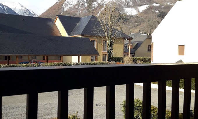 Vielle-Aure Apartamento | Apartment 28 square meters. view of the station