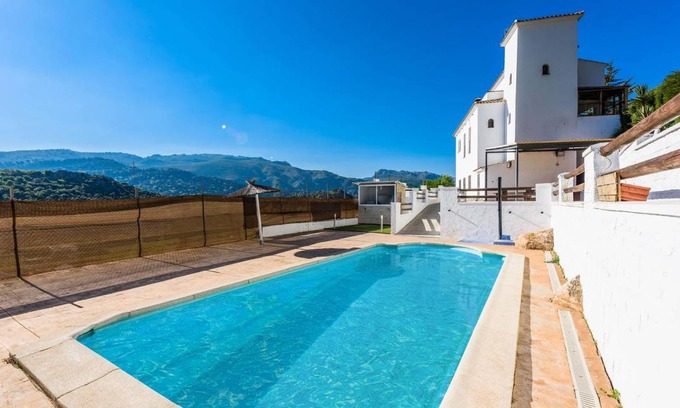 Benaojan Casa | 280 m² Casa ∙ 8 habitaciones ∙ 18 huéspedes