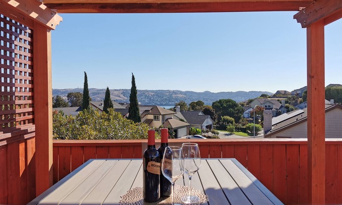 Vallejo Casa | 2800sqft Luxurious home with bay view private pool near SF & NAPA
