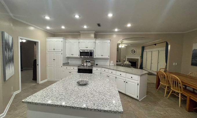 Marianna Casa | 2845 Luxury modern 4-bedroom house at Indian Spring golf course in Marianna.