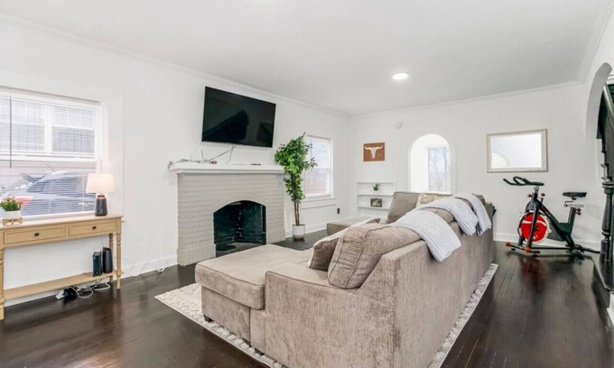 Kansas City Casa | 29) Construction Companies!