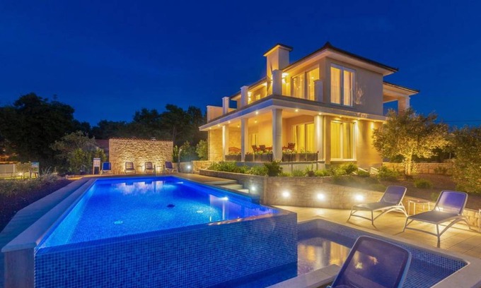 Milovcici Villa | 290 m² Villa ∙ 4 habitaciones ∙ 10 huéspedes