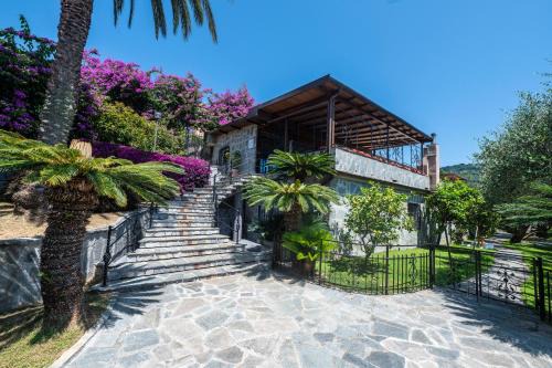 San Bernardo Apartamento | 292 - Villarè, Villetta con Piscina e Terrazza, Relax nel verde di Lavagna