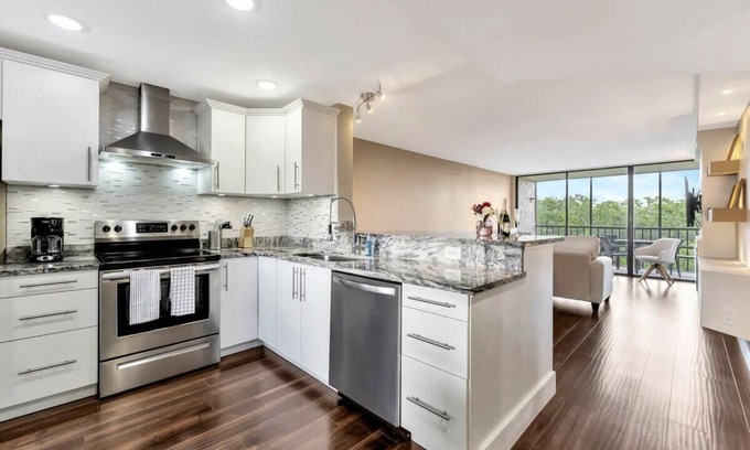 Clearwater Apartamento | 2b/2b 90d rental, golf course + htd pool + hot tub
