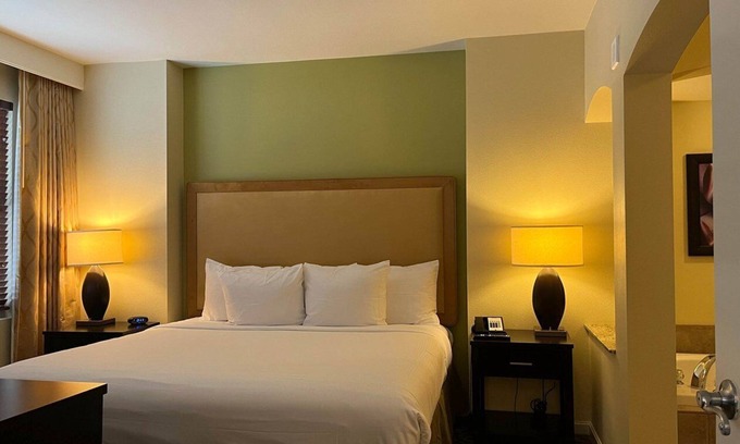 Enterprise Casa | 2B/2Bath SLEEPS 8 @Resort located at south end of strip. Casino/3mi to stadium