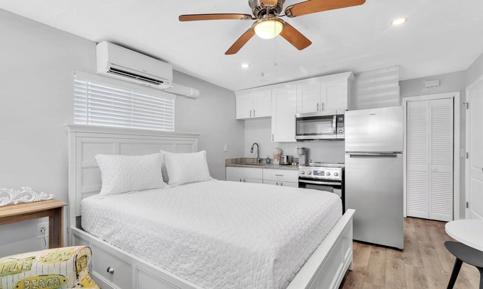 Safety Harbor Apartamento | 2B Newly Renovated Studio at Coastal Cottages