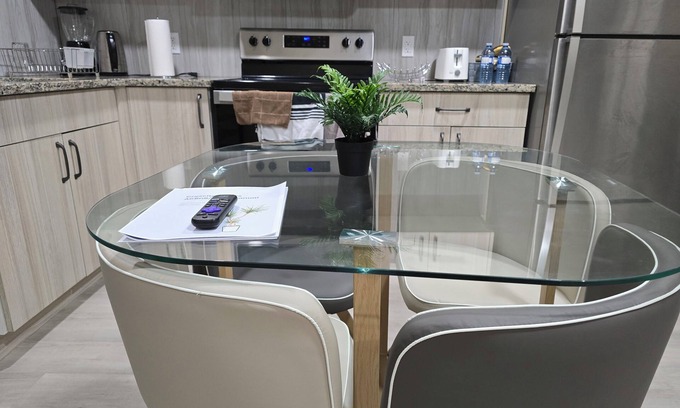 Leduc County Casa | 2B/R PRIVATE SUITE |13 MINS~AIRPORT | PRIVATE ENTR