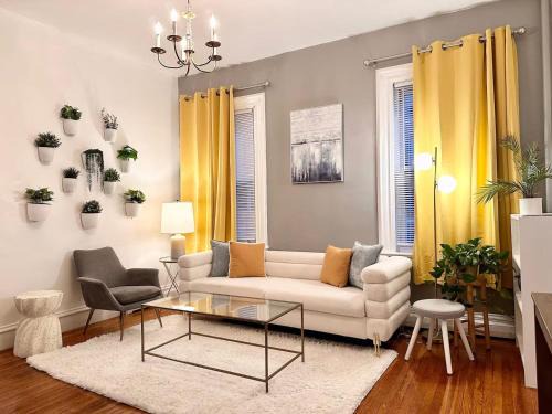 Wayland Apartamento | 2B1B,Private Kitchen,Walk to Everything! Brown&RISD