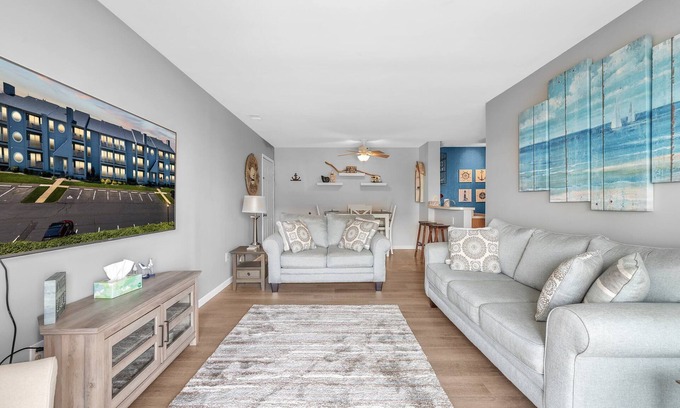 Port Clinton Condominio | 2Bd/1Ba, Lake/Riverview Condo; discounts for longer stays