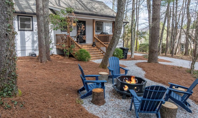 Glenville Casa | 2bd/2ba Cashiers 5 min. New remodel, one level, pet friendly