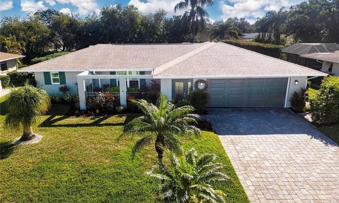 The Meadows Casa | 2Bd 2Ba Get Away In The Prestigious Meadows Community! Golf, Tennis, and More!