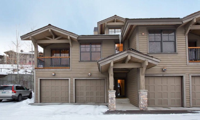 Jackson Casa | 2BD/2BA Modern Ski Condo, Walking Distance Downtown Jackson