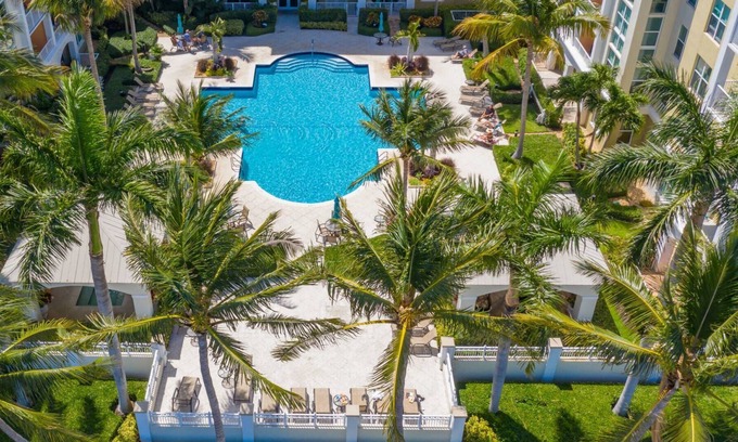 East Ocean Ave Condominio | 2BD/2BA Penthouse w/ Pools, Marina on Intracoastal