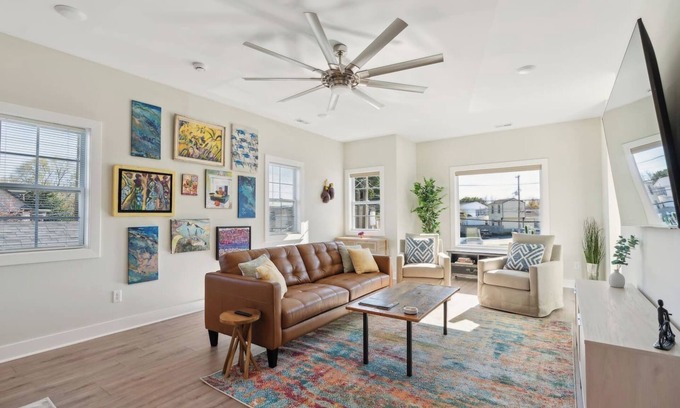 Germantown Apartamento | 2Bd/2Ba in GTown! An Easy 4 Miles to Univ of Lou, Churchill Down & KY EXPO CTR!