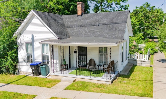 Frankfort Casa | 2BD 2Bath, Ideally Located Cottage