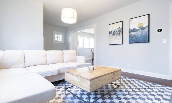 Meridian-Kessler Casa | 2Bd/2Bth King Beds, Patio, Yard, Walk to Trail, Safe & Quiet, Newly Furnished