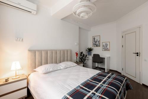 Riscani Apartamento | 2BD Apartment near park with cosy balcony