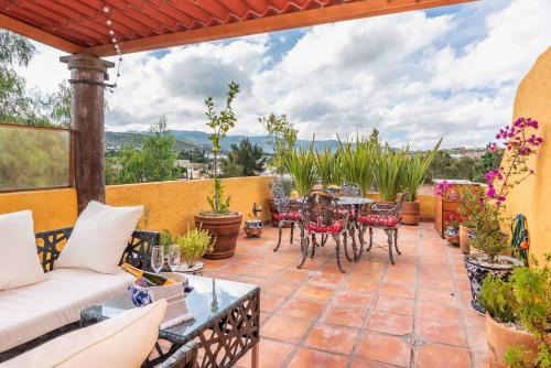 Colonia San Antonio Casa | 2bd Charming Colonial Home With Terrace View