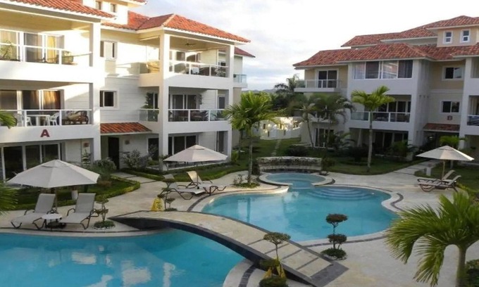 ProCab Apartamento | 2BD groundfloor apt in central Cabarete, steps from beach, pool/cable TV/WiFi/AC