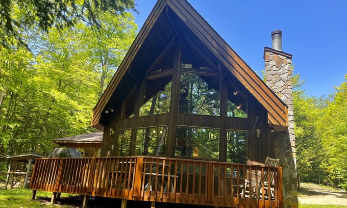 North Creek Cabina | 2BD + Loft cabin, 5-mins to Gore Mtn | North Creek
