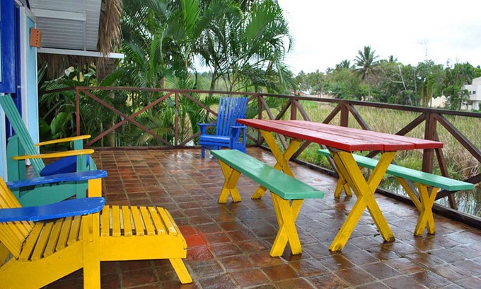 ProCab Casa | 2BD treehouse in lush tropical settings, near restaurants/shops/beach