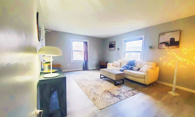 Southside Casa | 2BD Unit/K Bed@Central Louisville