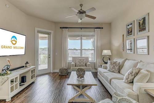 Horseshoe Bay Casa | 2BDR Condo for 4 with Pool Hot Tub & View of Marina