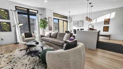 Silverthorne Casa | 2BDR New Build Minutes to Dillon Reservoir
