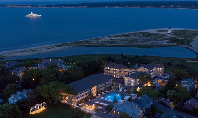 Edgartown Cabaña | 2bdrm Captains Cottage Steps to Beach and Downtown Edgartown with Pool!