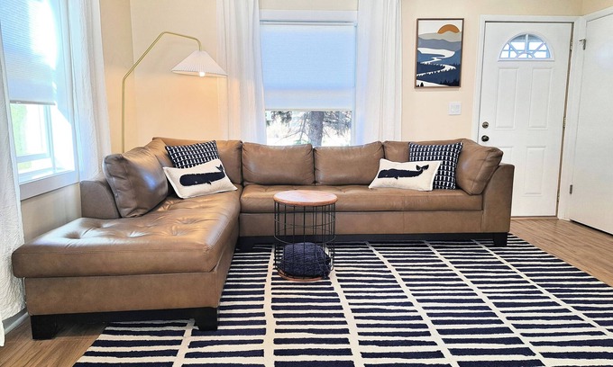 Gurnee Casa | 2bed /1bath TH - 7min Six Flags, 14min Navy Base