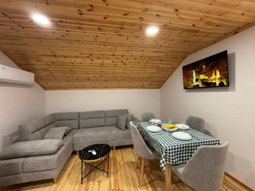 Kamez Apartamento | 2Bedroom Apartment,free parking 06