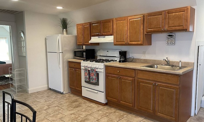 Somerville Casa | 2Bedroom Apt on 3rd Floor - with Parking