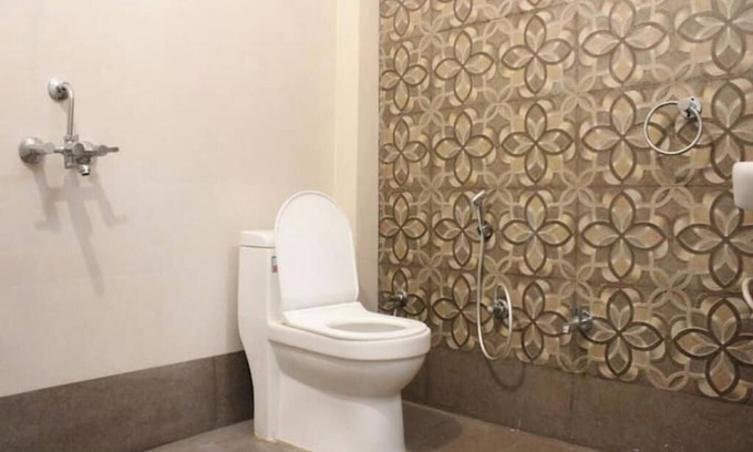 Bullawala Apartamento | 2BHK w Terrace Access & Pvt Parking
