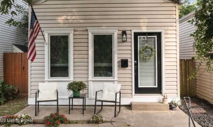 Clifton Casa | 2BR/1Bath-Long Term - Frankfort Ave-Coming -Dec
