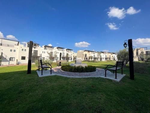 Arcos de San Miguel Apartamento | 2BR 2B Beautiful close 5 min to centro, pool