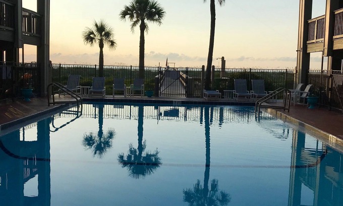 Fernandina Beach Condominio | 2Br / 2Ba Beachfront Condo Sleeps 4-6, Amazing Balcony Views!