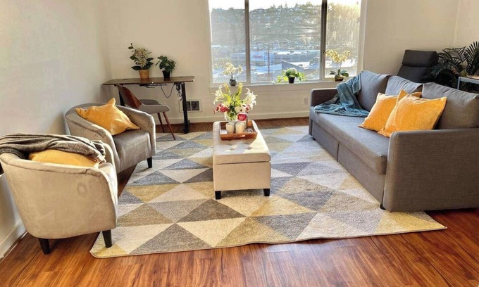 West Queen Anne Casa | 2BR/2BA Charming Queen Anne Getaway