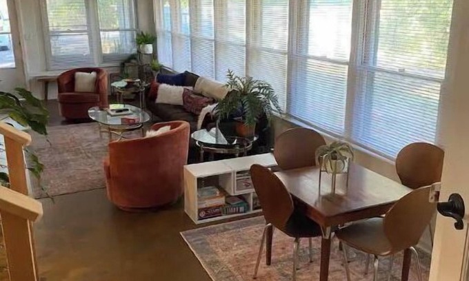 Emerald Isle Casa | 2BR/2BA, Clean, Comfy & Steps from Dining & Sound w/ Tesla charging station