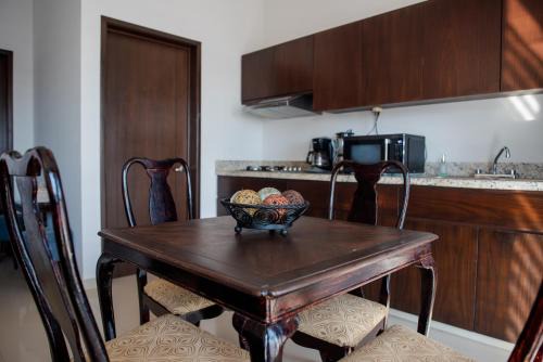 Colonia Ferrocarrilera Apartamento | 2br/2ba Condo 1 block to ocean! - Unit 7