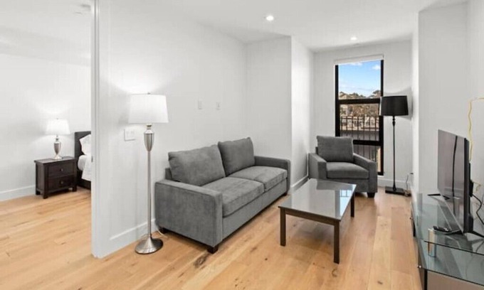 Mission District Condominio | 2BR 2BA Condo w Rooftop Deck - San Francisco Life Real Estate
