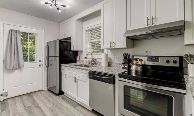 Wilmington Casa | 2BR/2BA Cottage centrally located in Midtown