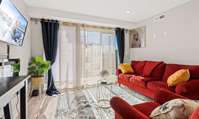 North Philadelphia East Apartamento | 2BR-2BA Luxy Dendrobium-Oasis! Private Patio-Pet Friendly-Family Friendly