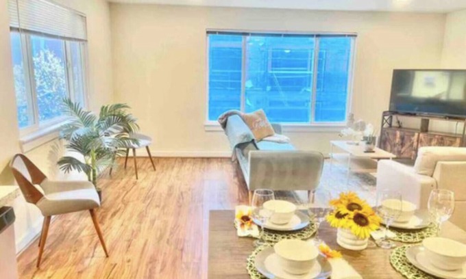 West Queen Anne Casa | 2BR/2BA with Parking & Peaceful Vibes